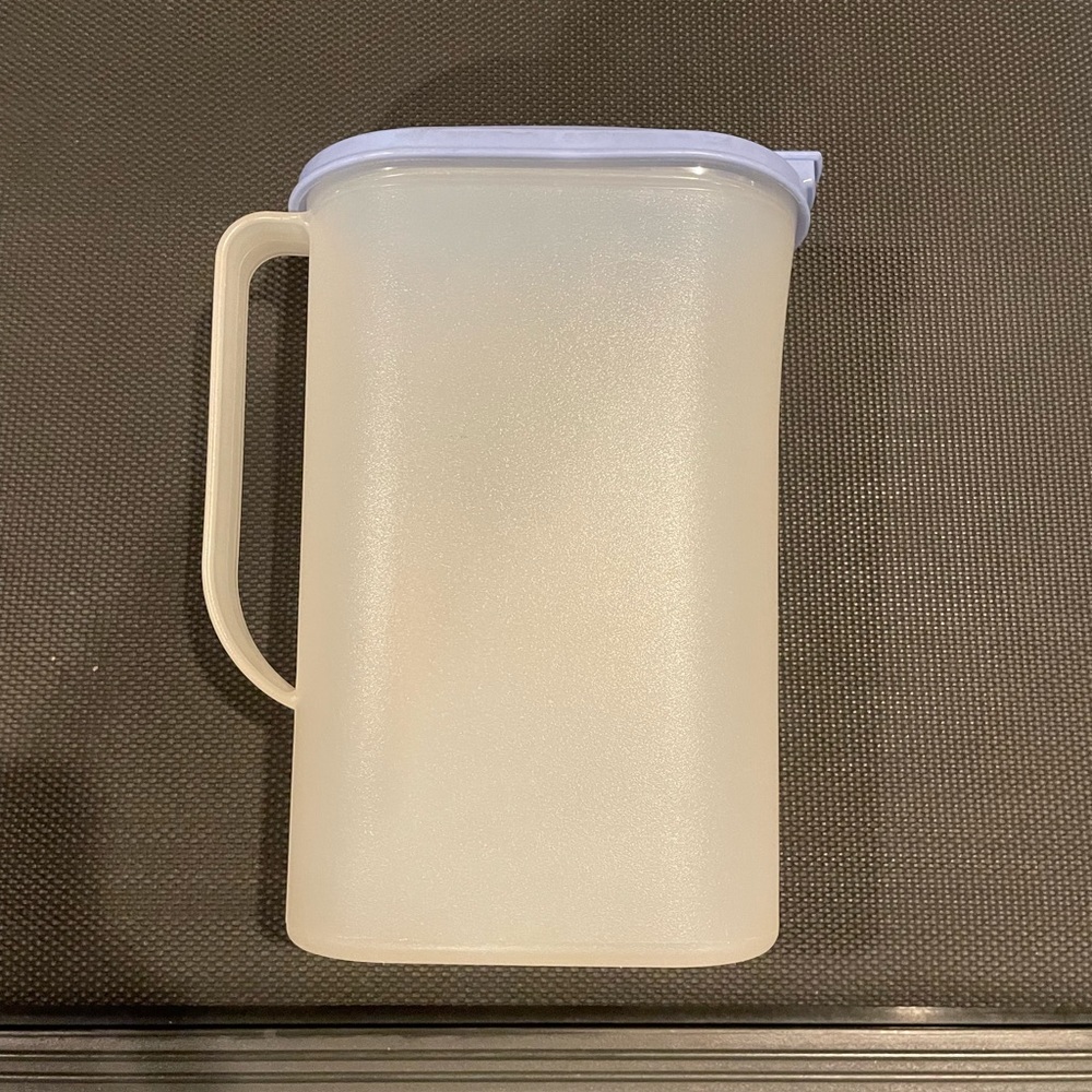 Tupperware small pitcher blue lid